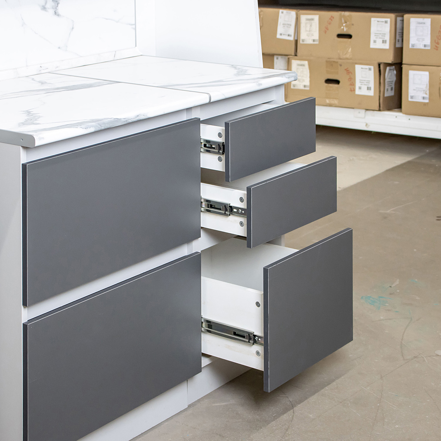 Шкаф напольный 600х850х600 мм BROZEX-WOOD Серый лед, с тремя ящиками, серый / графит