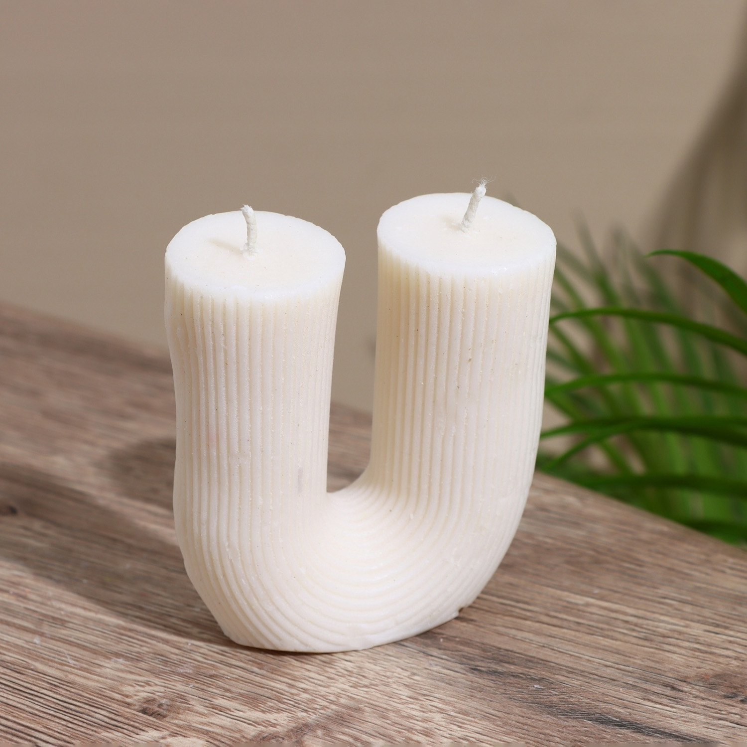 Свеча фигурная формовая U, 3×7×8 см, соевый воск