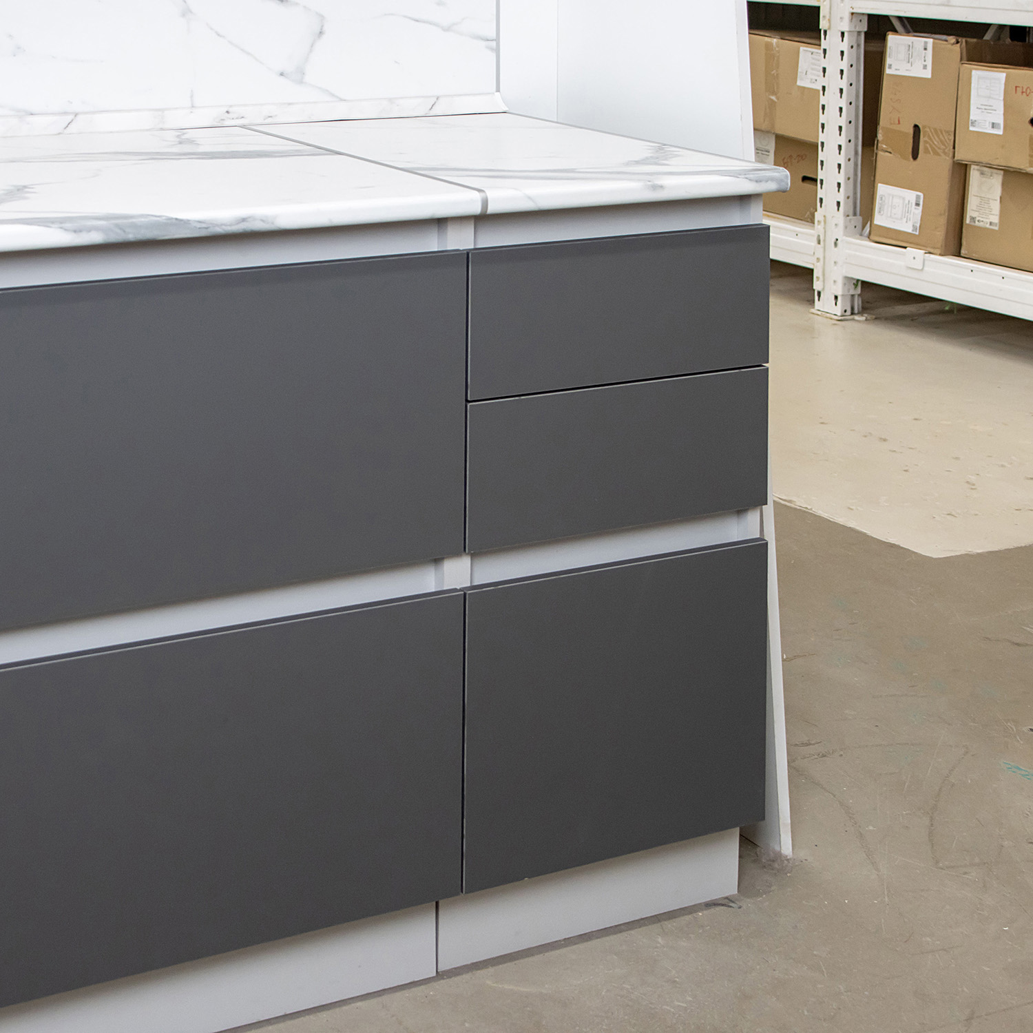 Шкаф напольный 600х850х600 мм BROZEX-WOOD Серый лед, с тремя ящиками, серый / графит