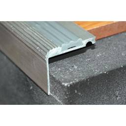 Порог-угол СРЕДНИЙ с ПВХ-вставкой ПУ 07-1 1800мм 01л серебро люкс Лука *1/6/24 Порог-угол СРЕДНИЙ с ПВХ-вставкой ПУ 07-1 1800мм 01л серебро люкс Лука *1/6/24