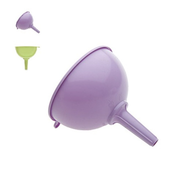 Воронка пластм. д.120мм арт.254 ("Полимербыт") *1/52 Воронка пластм. д.120мм арт.254 ("Полимербыт") *1/52