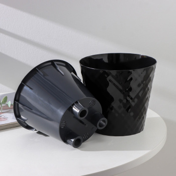 Кашпо пластм. "Manhattan"  3,3л d верха 190мм h177мм со вставкой Оникс IG670210028 *1/9 Кашпо пластм. "Manhattan"  3,3л d верха 190мм h177мм со вставкой Оникс IG670210028 *1/9