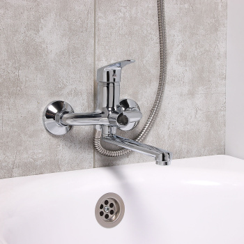 Смеситель для ванны Milardo Simp SIMSB02M02, длинный излив, однорычажный, с лейкой Смеситель для ванны Milardo Simp SIMSB02M02, длинный излив, однорычажный, с лейкой