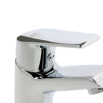 Смеситель для умывальника Milardo Nelson, короткий излив, рычажный