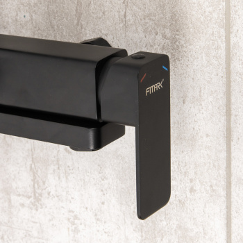 Смеситель д/ванны со стойкой для душа + ручной и тропический душ Fmark FS8745-22H черный *1