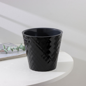 Кашпо пластм. "Manhattan"  3,3л d верха 190мм h177мм со вставкой Оникс IG670210028 *1/9 Кашпо пластм. "Manhattan"  3,3л d верха 190мм h177мм со вставкой Оникс IG670210028 *1/9